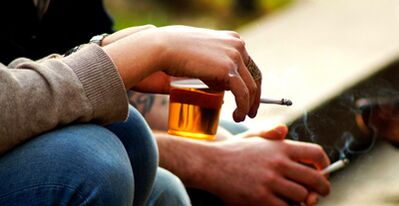 Das Ablassen schlechter Gewohnheiten ist einer der Faktoren bei der Vorbeugung von Prostatitis